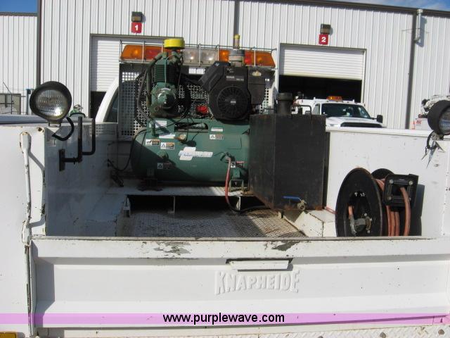 image for item B2166 2005 Ford F350 Super Duty service truck