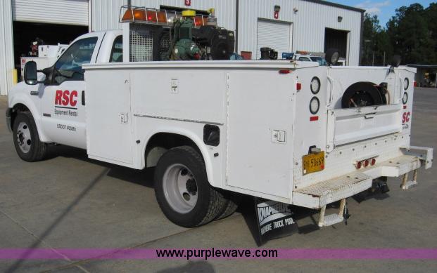 image for item B2166 2005 Ford F350 Super Duty service truck