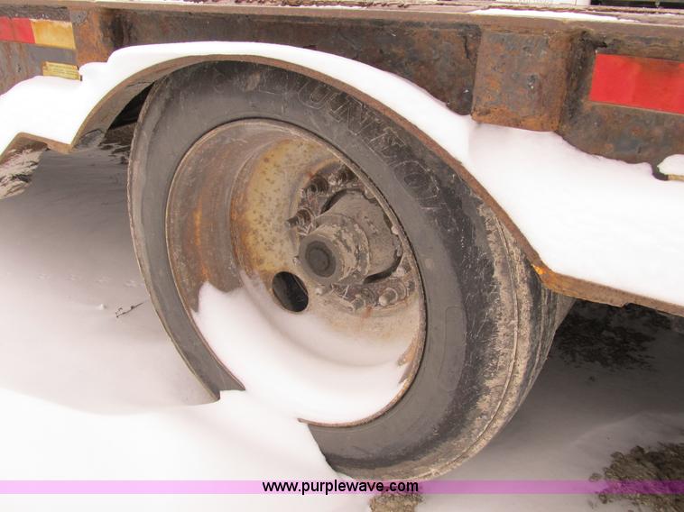 image for item B2585 2007 Ledwell 48' hydratail trailer