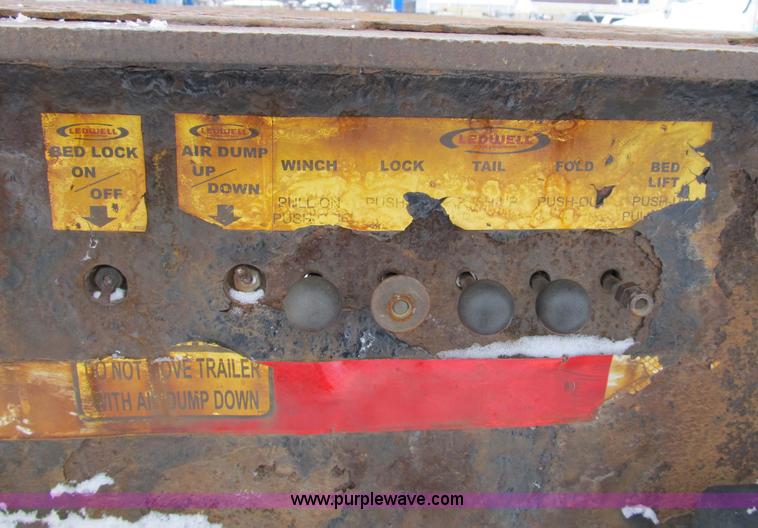 image for item B2585 2007 Ledwell 48' hydratail trailer