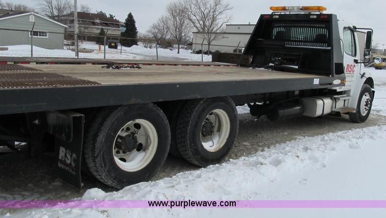 image for item B2586 2006 Freightliner M2 106 rollback truck