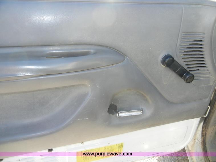 image for item A3384 1996 Ford F350 XL pickup truck