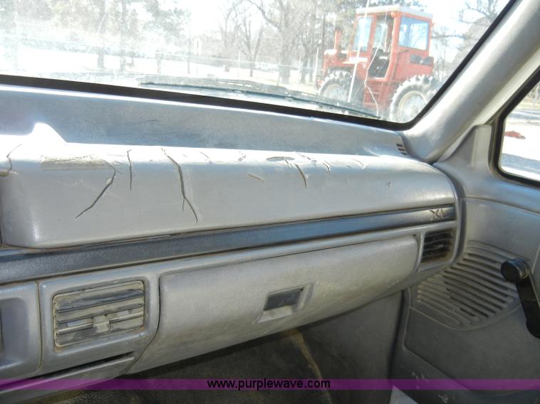 image for item A3384 1996 Ford F350 XL pickup truck