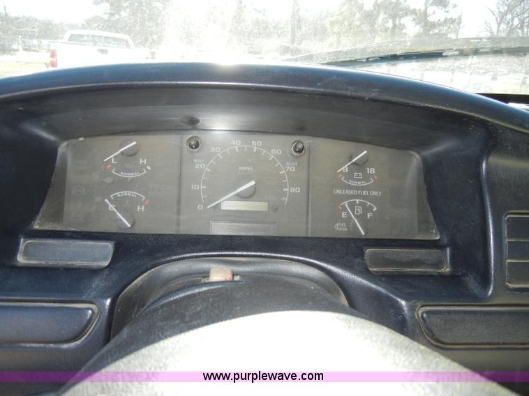 image for item A3384 1996 Ford F350 XL pickup truck