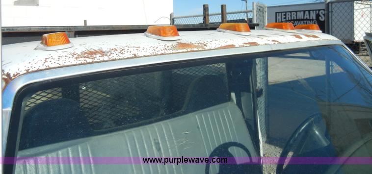 image for item A3385 1992 Ford F350 Custom pickup truck