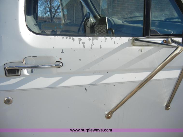 image for item A3385 1992 Ford F350 Custom pickup truck