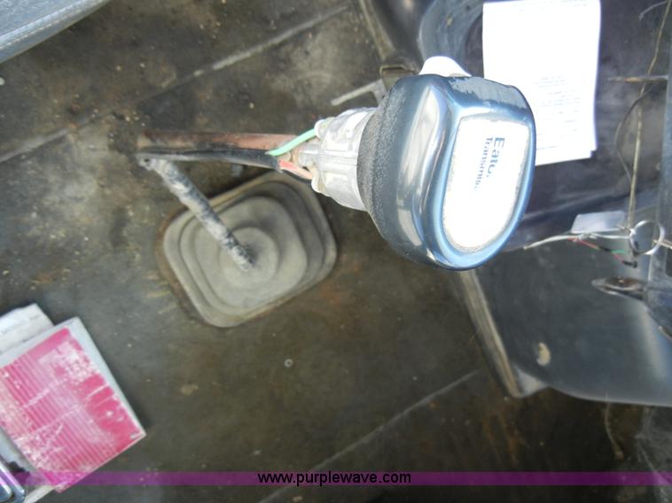 image for item A3386 1994 Volvo WG semi truck