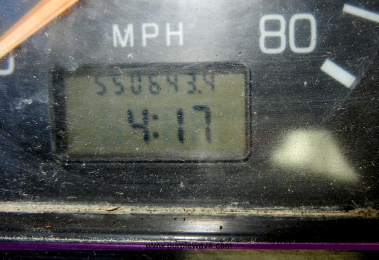 image for item A3386 1994 Volvo WG semi truck