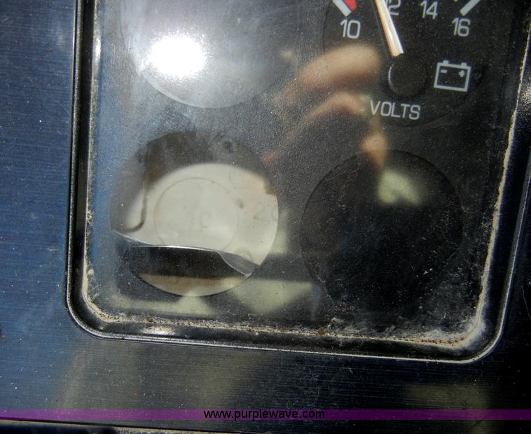 image for item A3386 1994 Volvo WG semi truck