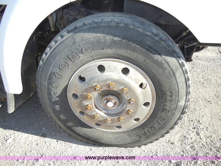 image for item A3386 1994 Volvo WG semi truck