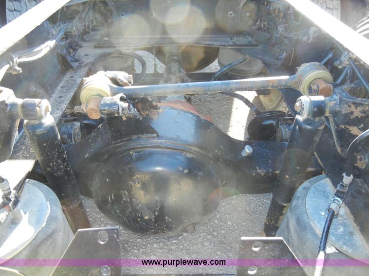 image for item A3386 1994 Volvo WG semi truck