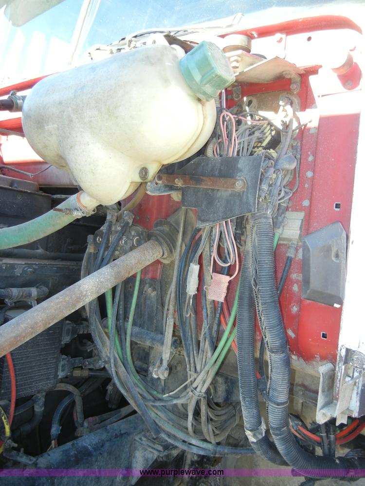 image for item A3386 1994 Volvo WG semi truck