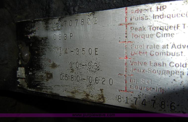 image for item A3386 1994 Volvo WG semi truck