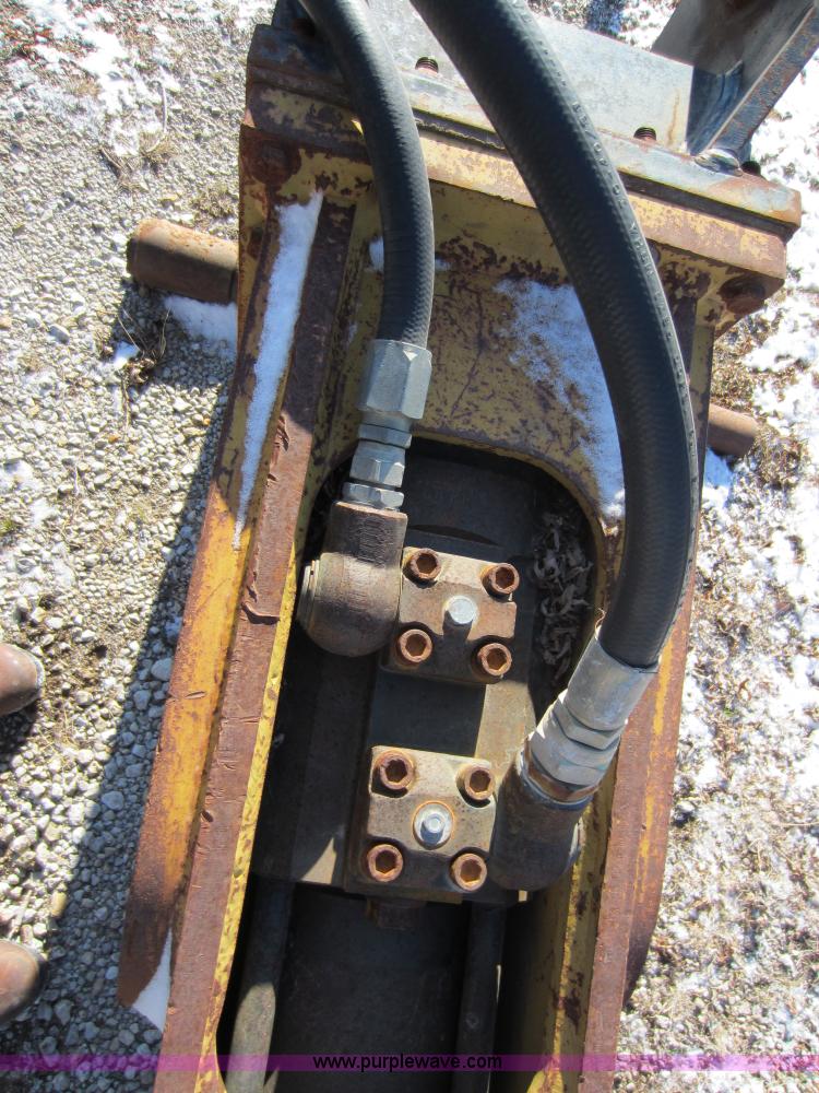 image for item A5648 Indeco Spa MES2500 hydraulic breaker