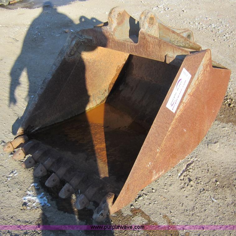 image for item A5649 34" bucket