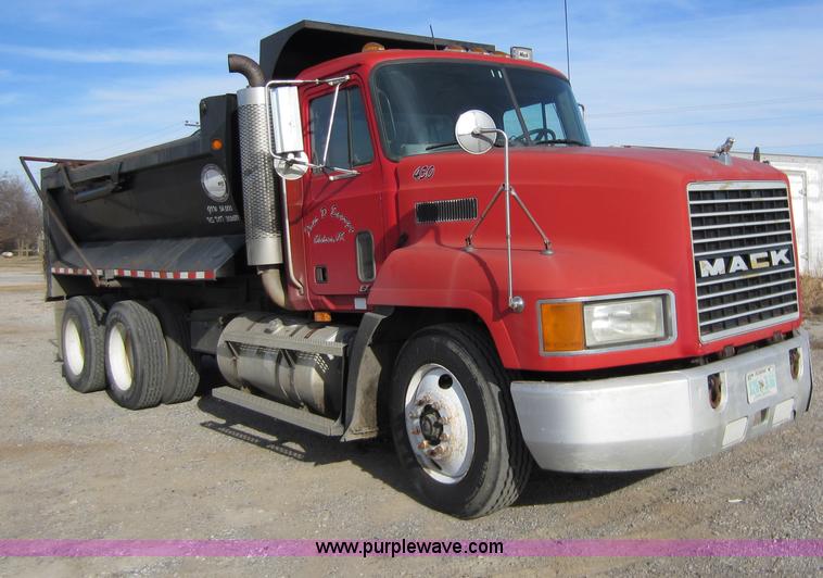 image for item A5652 1996 Mack CH613 dump truck