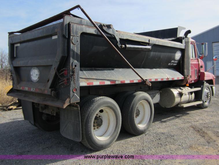 image for item A5652 1996 Mack CH613 dump truck