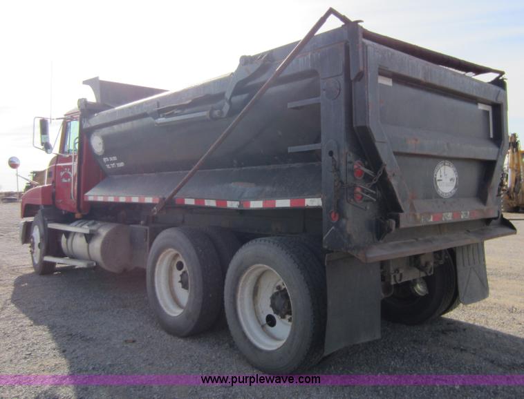 image for item A5652 1996 Mack CH613 dump truck