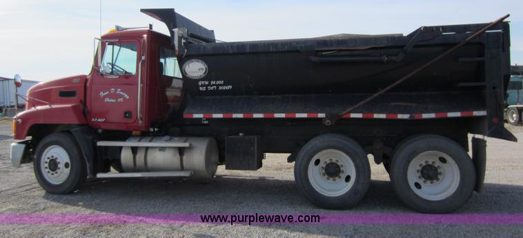 image for item A5652 1996 Mack CH613 dump truck