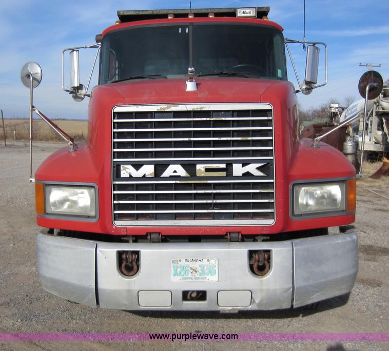 image for item A5652 1996 Mack CH613 dump truck