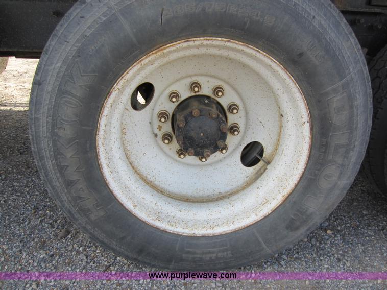 image for item A5652 1996 Mack CH613 dump truck