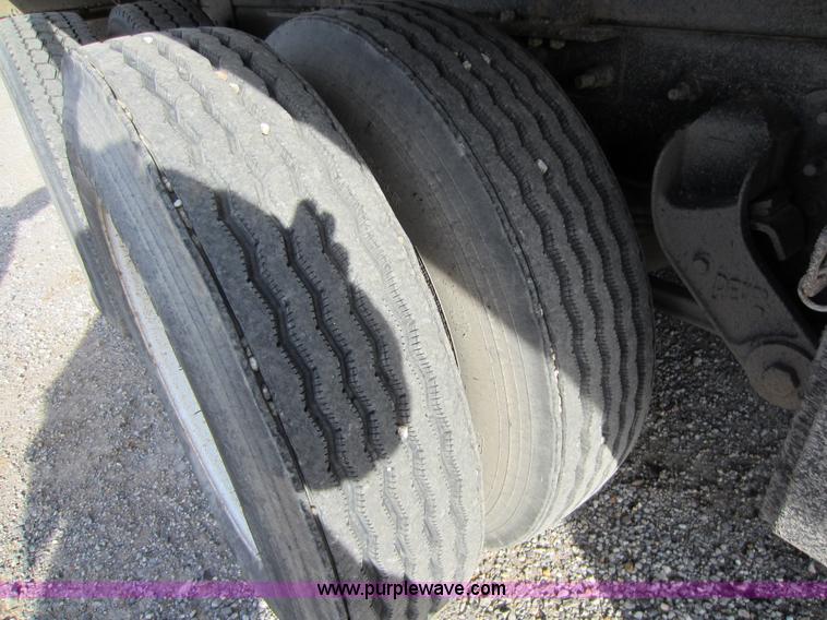 image for item A5652 1996 Mack CH613 dump truck