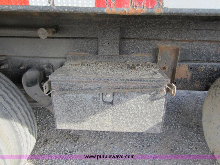 image for item A5652 1996 Mack CH613 dump truck