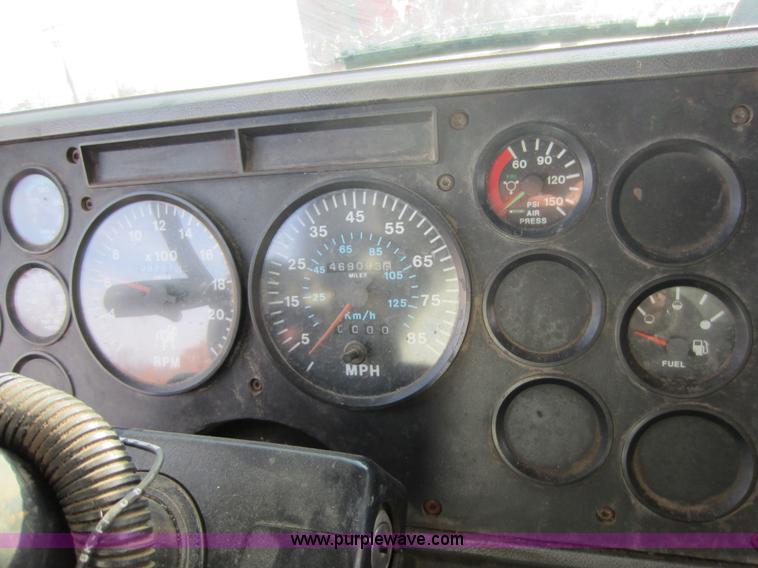 image for item A5652 1996 Mack CH613 dump truck