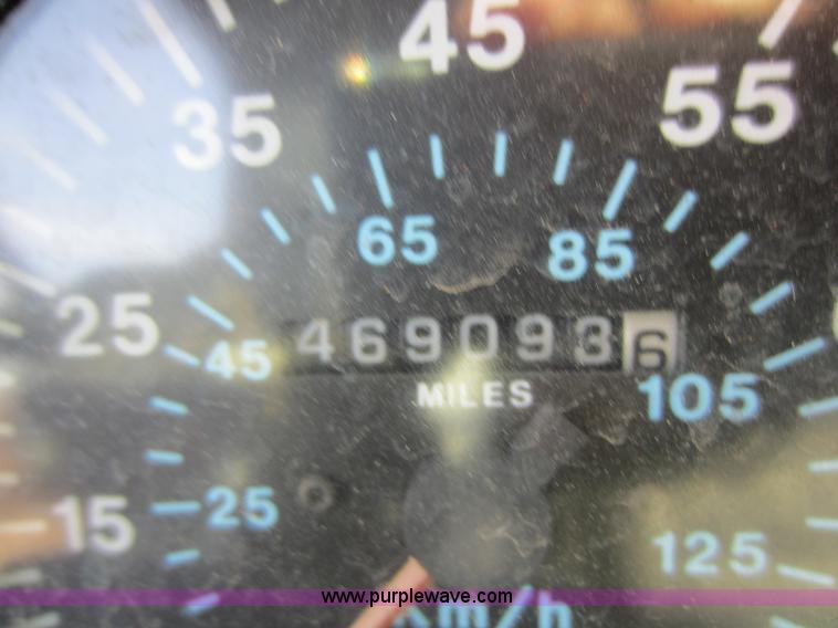 image for item A5652 1996 Mack CH613 dump truck