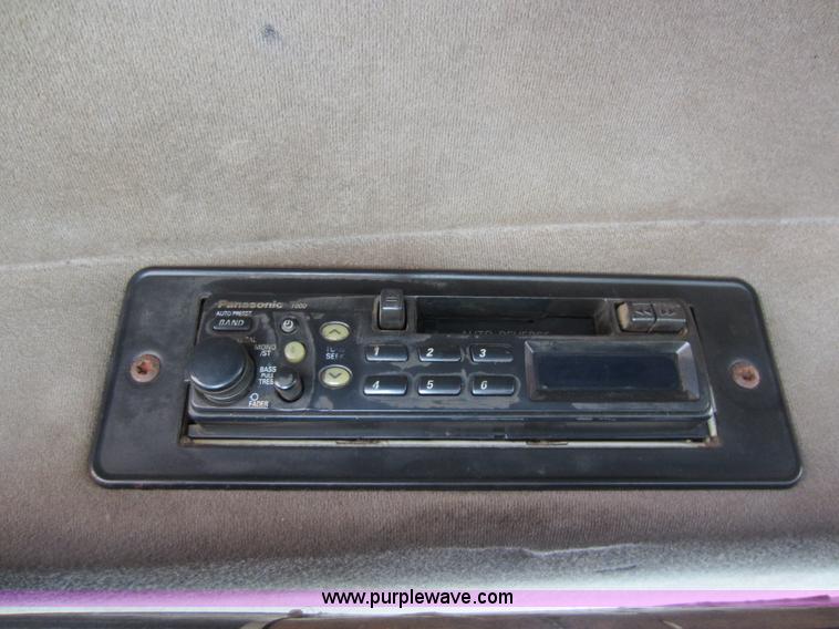 image for item A5652 1996 Mack CH613 dump truck