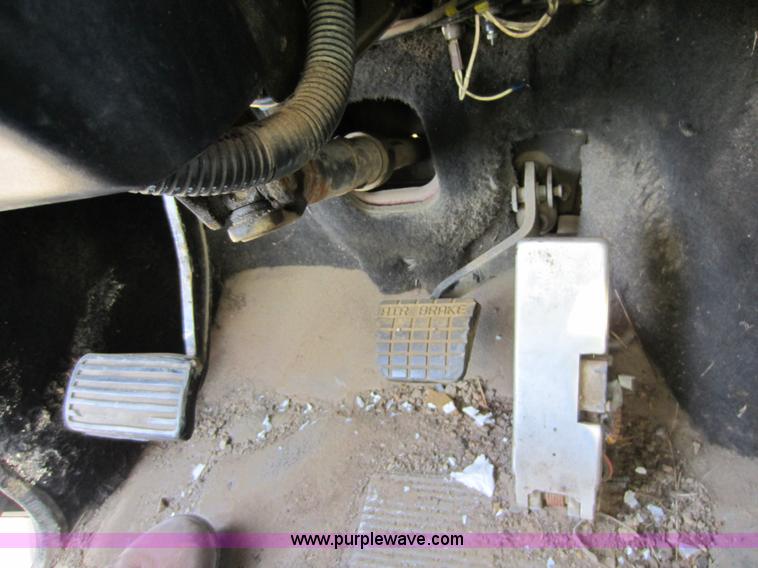 image for item A5652 1996 Mack CH613 dump truck