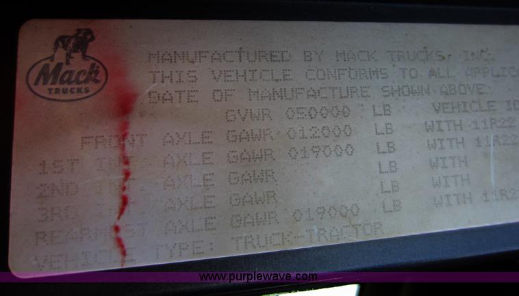 image for item A5652 1996 Mack CH613 dump truck