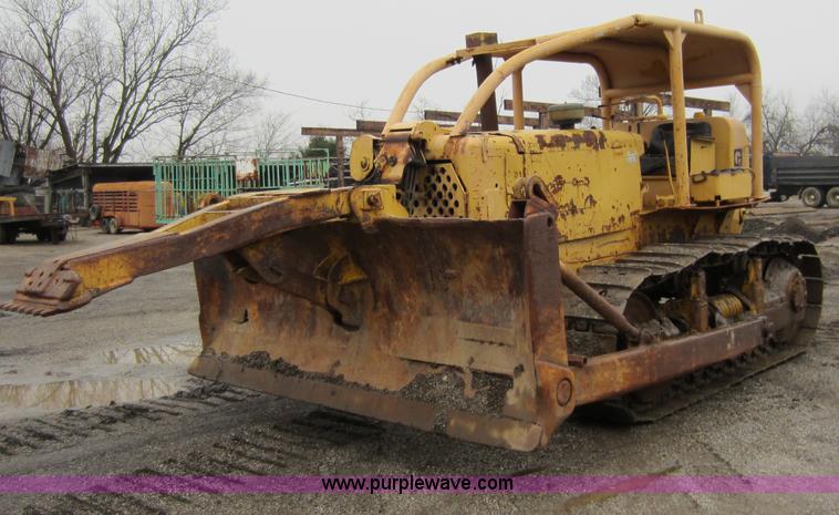 image for item A5671 1967 Caterpillar D6C dozer
