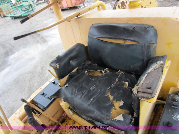image for item A5671 1967 Caterpillar D6C dozer
