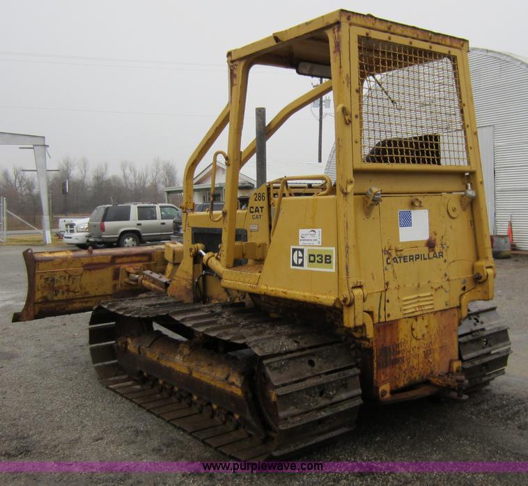 image for item A5672 1983 Caterpillar D3B dozer
