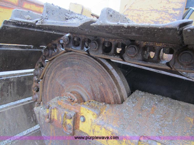 image for item A5672 1983 Caterpillar D3B dozer