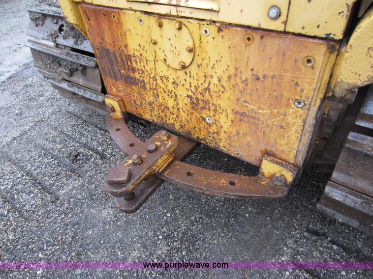 image for item A5672 1983 Caterpillar D3B dozer