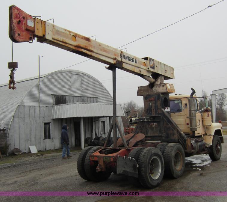 image for item A5673 1977 Mack RS600L crane truck