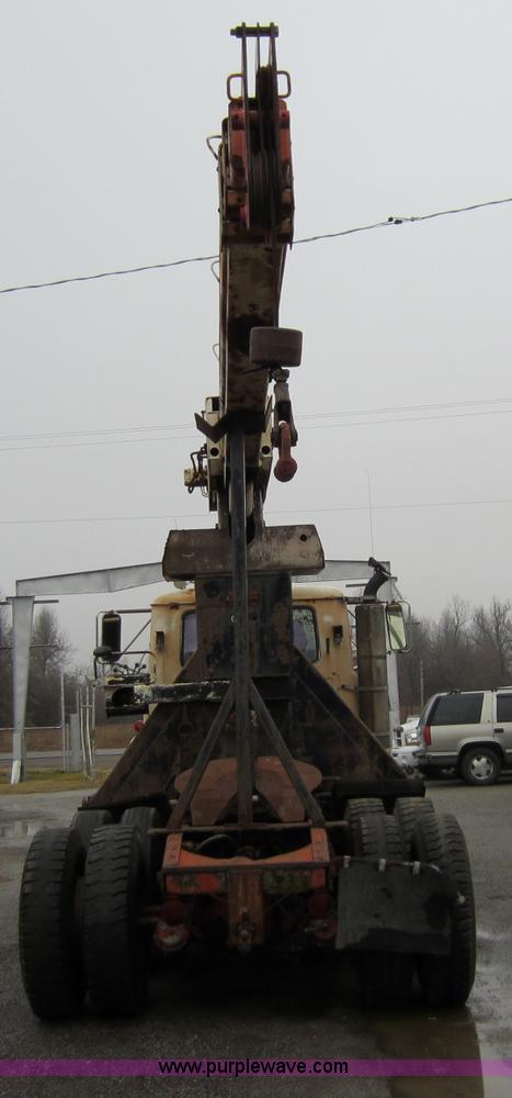 image for item A5673 1977 Mack RS600L crane truck