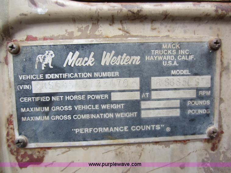 image for item A5673 1977 Mack RS600L crane truck