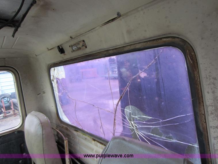 image for item A5673 1977 Mack RS600L crane truck