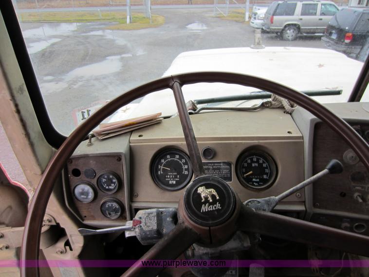 image for item A5673 1977 Mack RS600L crane truck