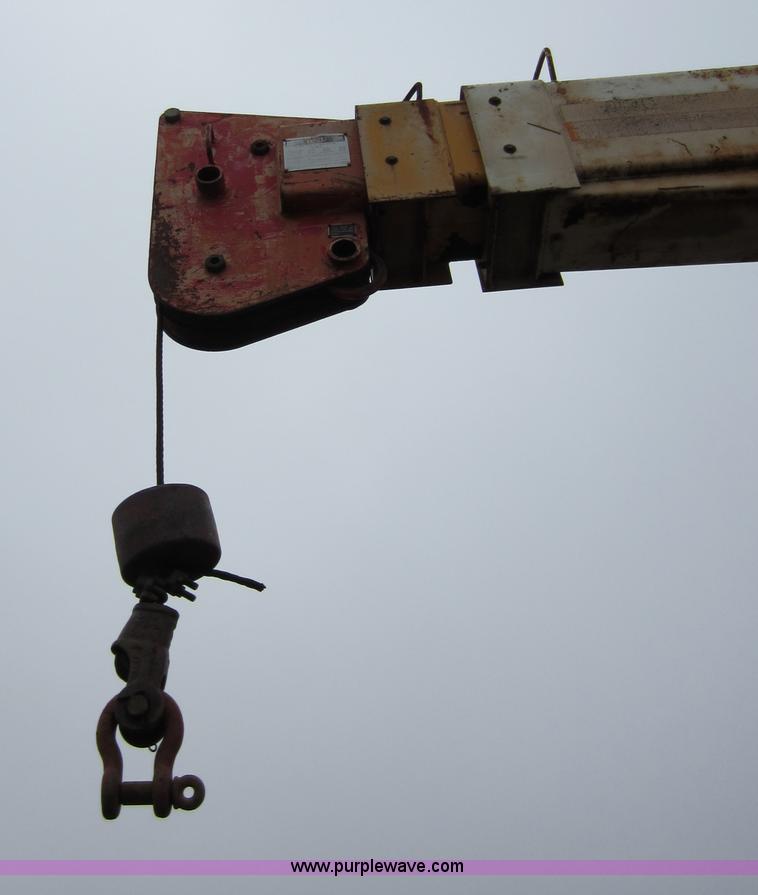 image for item A5673 1977 Mack RS600L crane truck