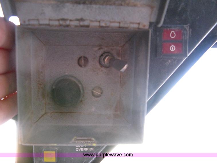 image for item A6020 1995 Bobcat 553 skid steer