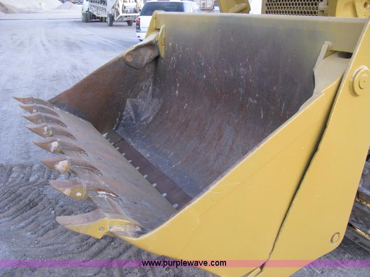 image for item A6022 1997 Dresser 175C track loader