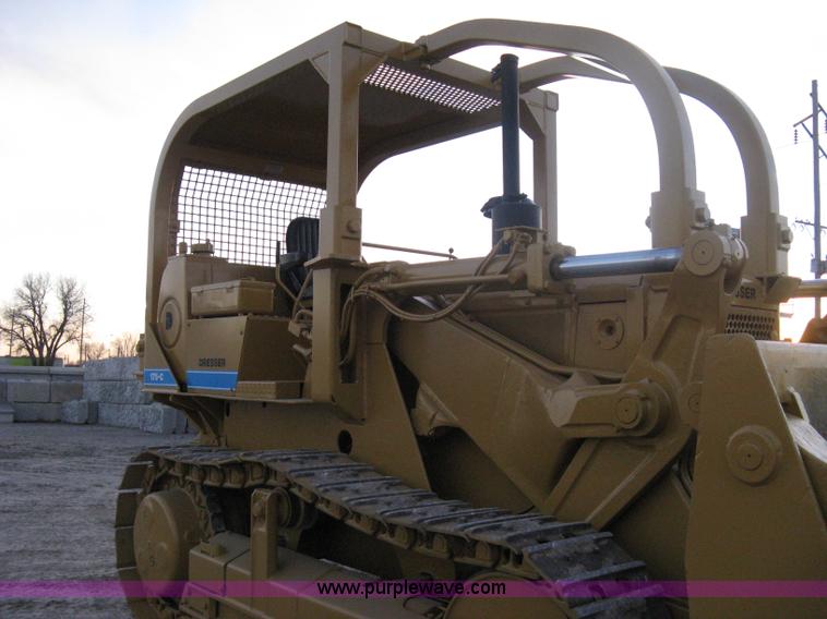 image for item A6022 1997 Dresser 175C track loader