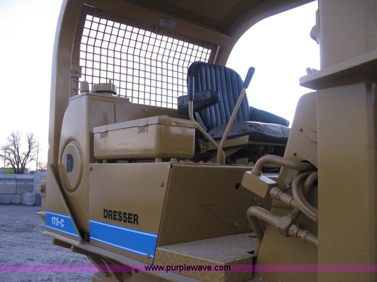 image for item A6022 1997 Dresser 175C track loader