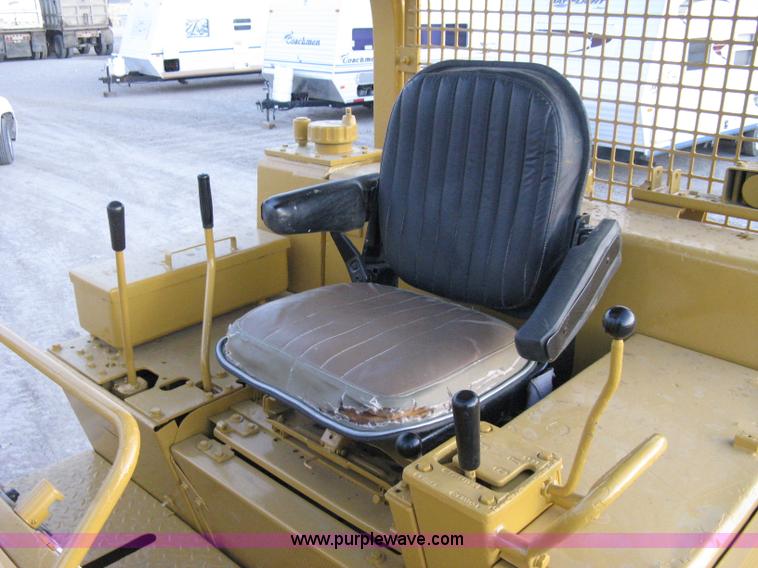 image for item A6022 1997 Dresser 175C track loader