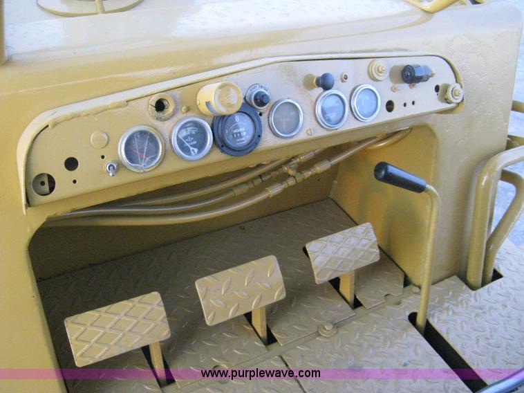 image for item A6022 1997 Dresser 175C track loader