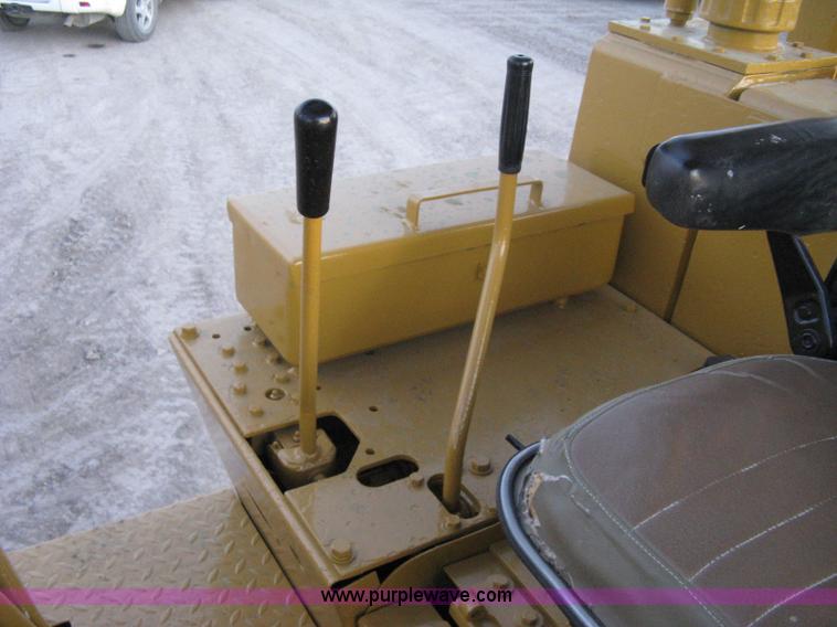 image for item A6022 1997 Dresser 175C track loader